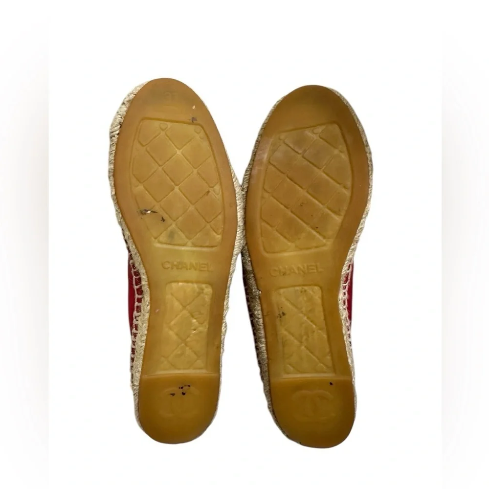 Authentic Chanel Red Lambskin Leather CC Logo Espadrille size 37,l